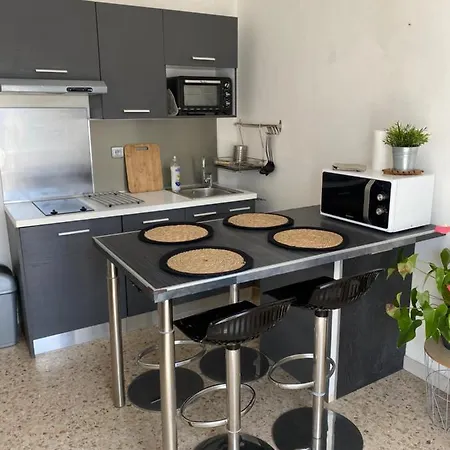 Les Lilas Apartment Hyeres